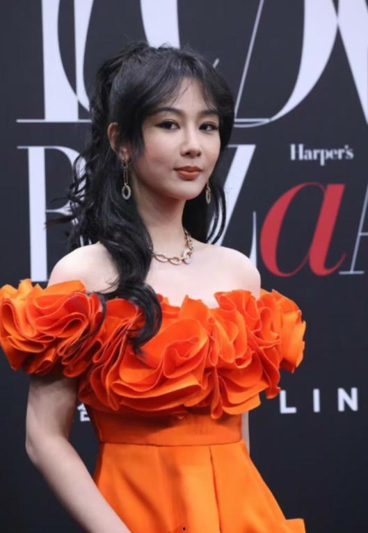 龚俊热巴最新爆料图片大全,甜蜜互动引粉丝狂欢，海量美图来袭！”  第2张